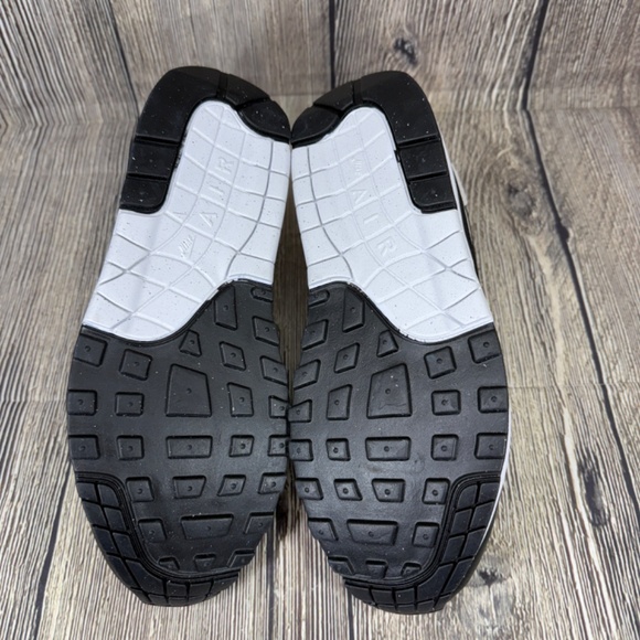 Nike Air Max 1 Essential Summit White/Black Mens sizes FZ5808-101 - Picture 2 of 8